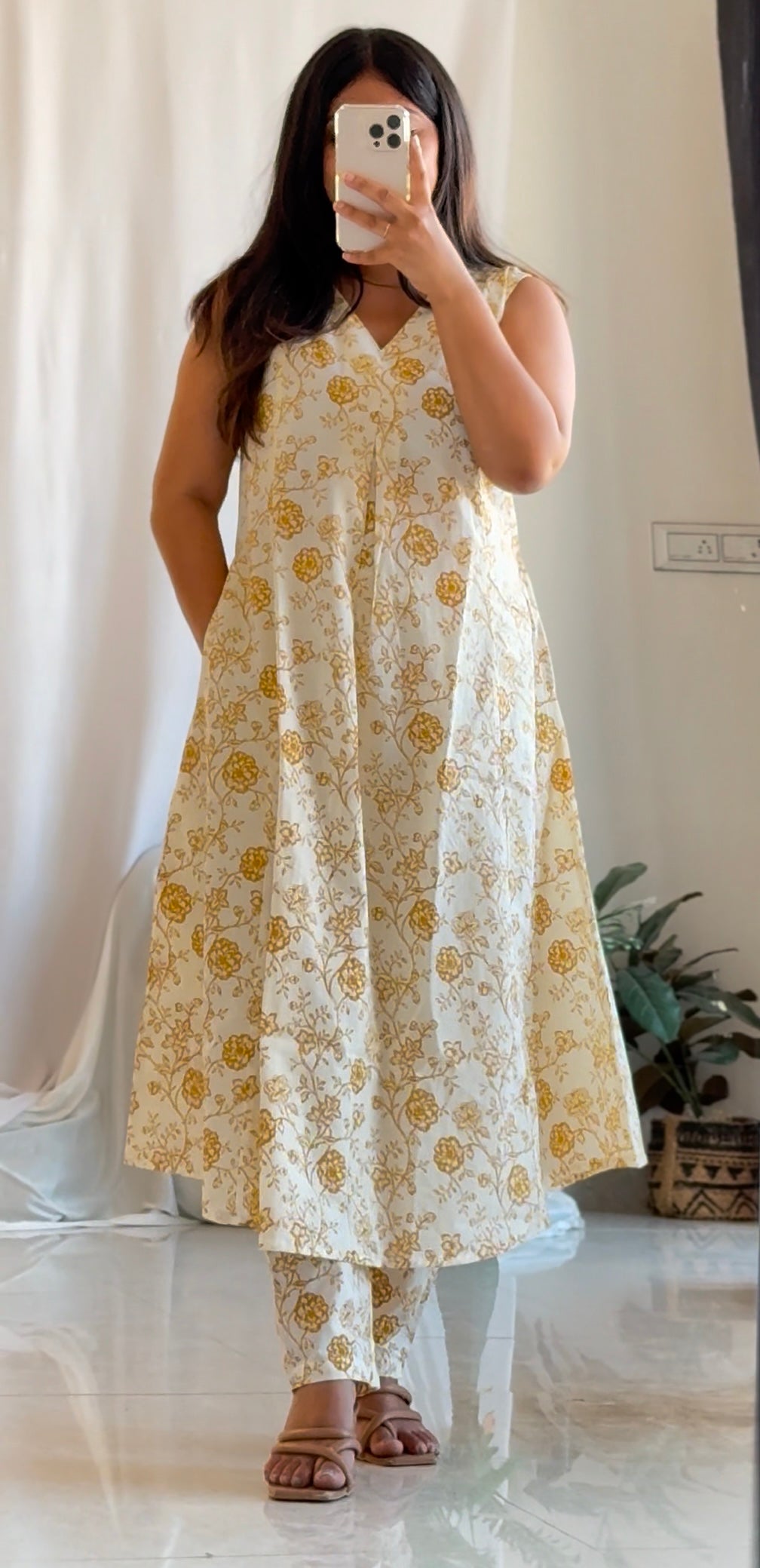Golden Aura Comforter Suit Set