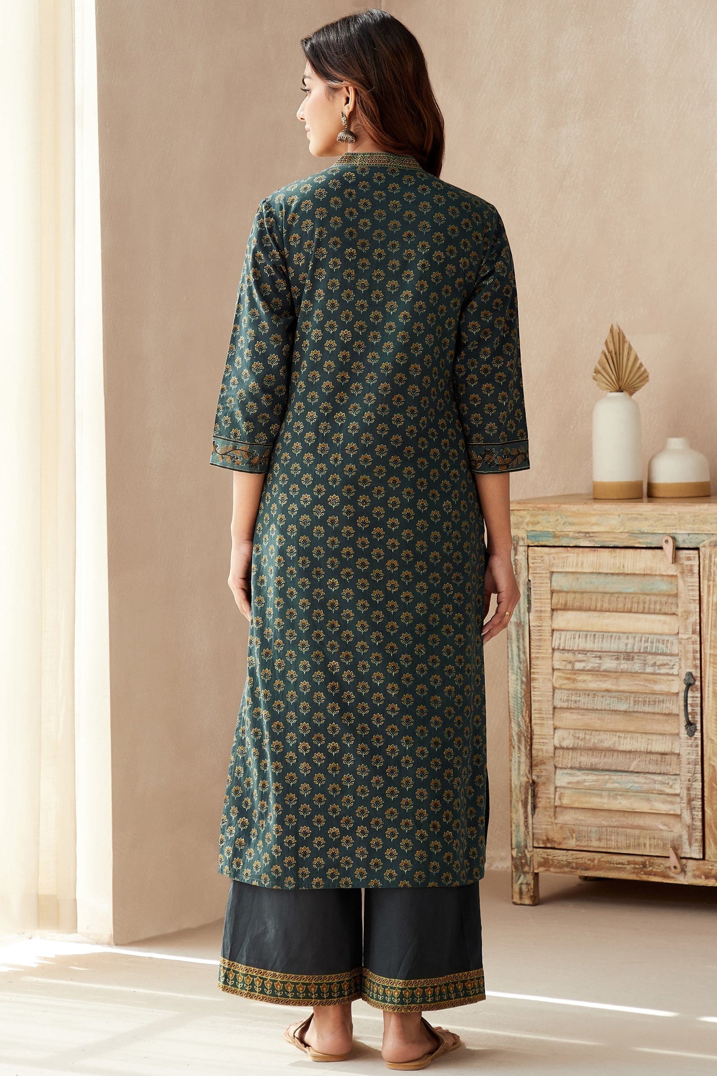 Sehra Zafina Ajrak Kurta