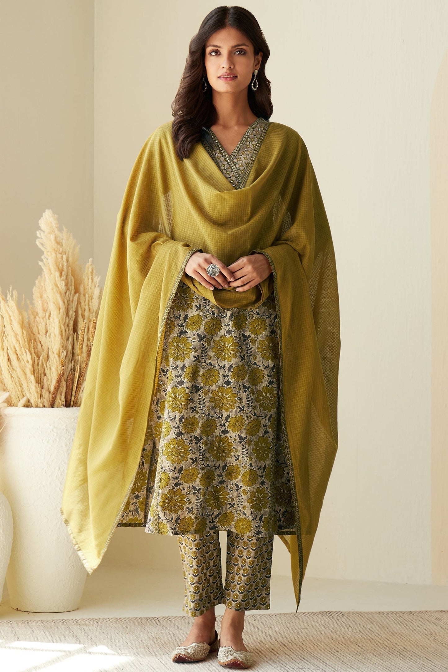 Gauhar Nadia Kurta