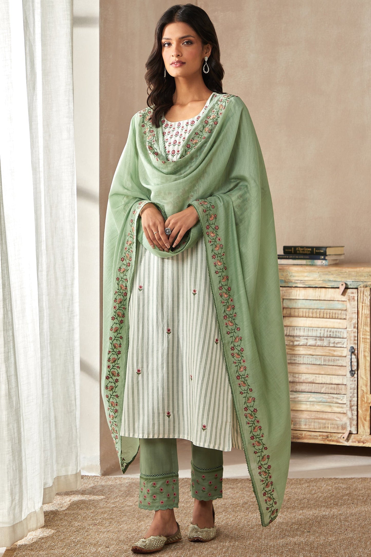 Gulbarg Faheema Kurta