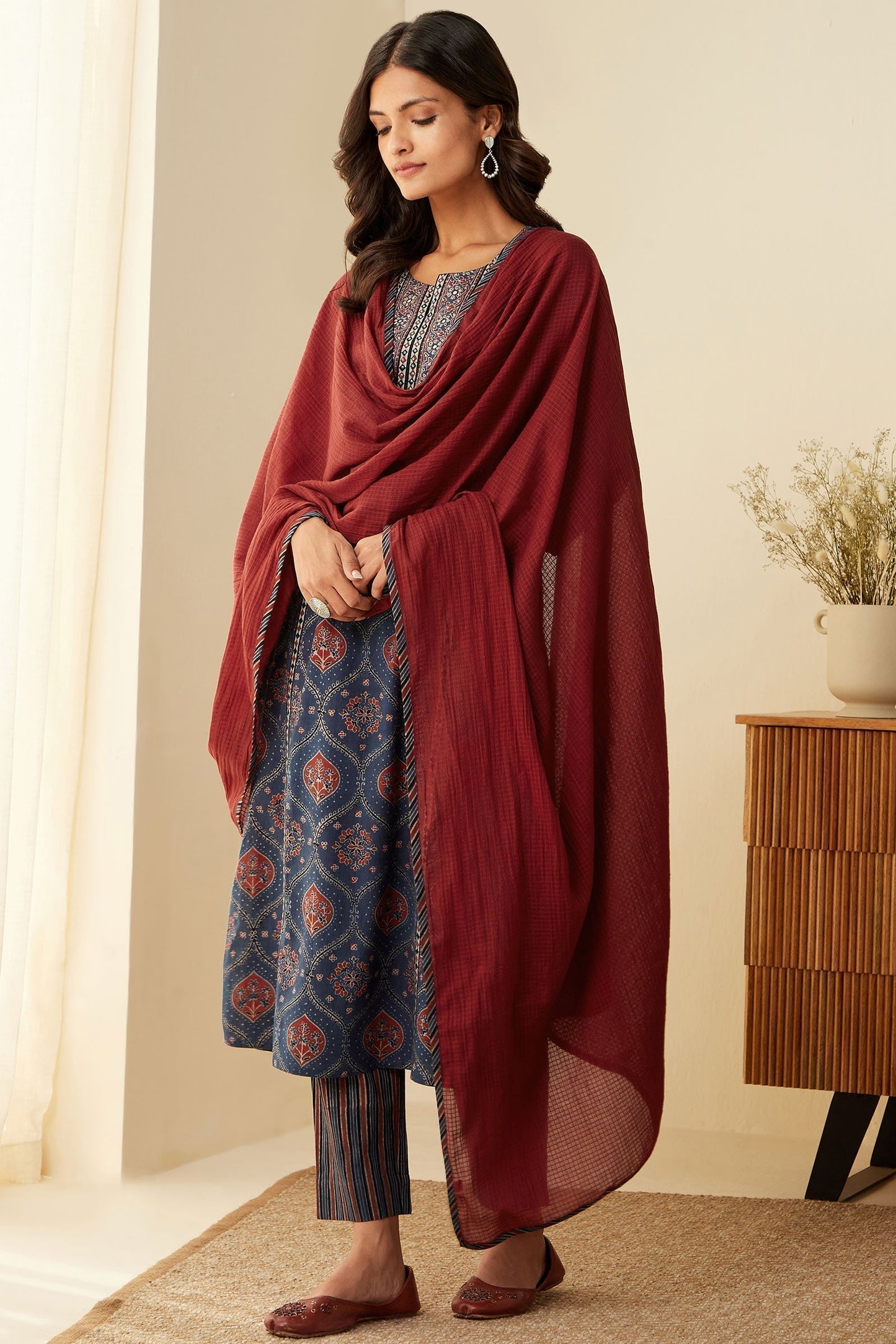 Sehra Zoya Ajrak Kurta