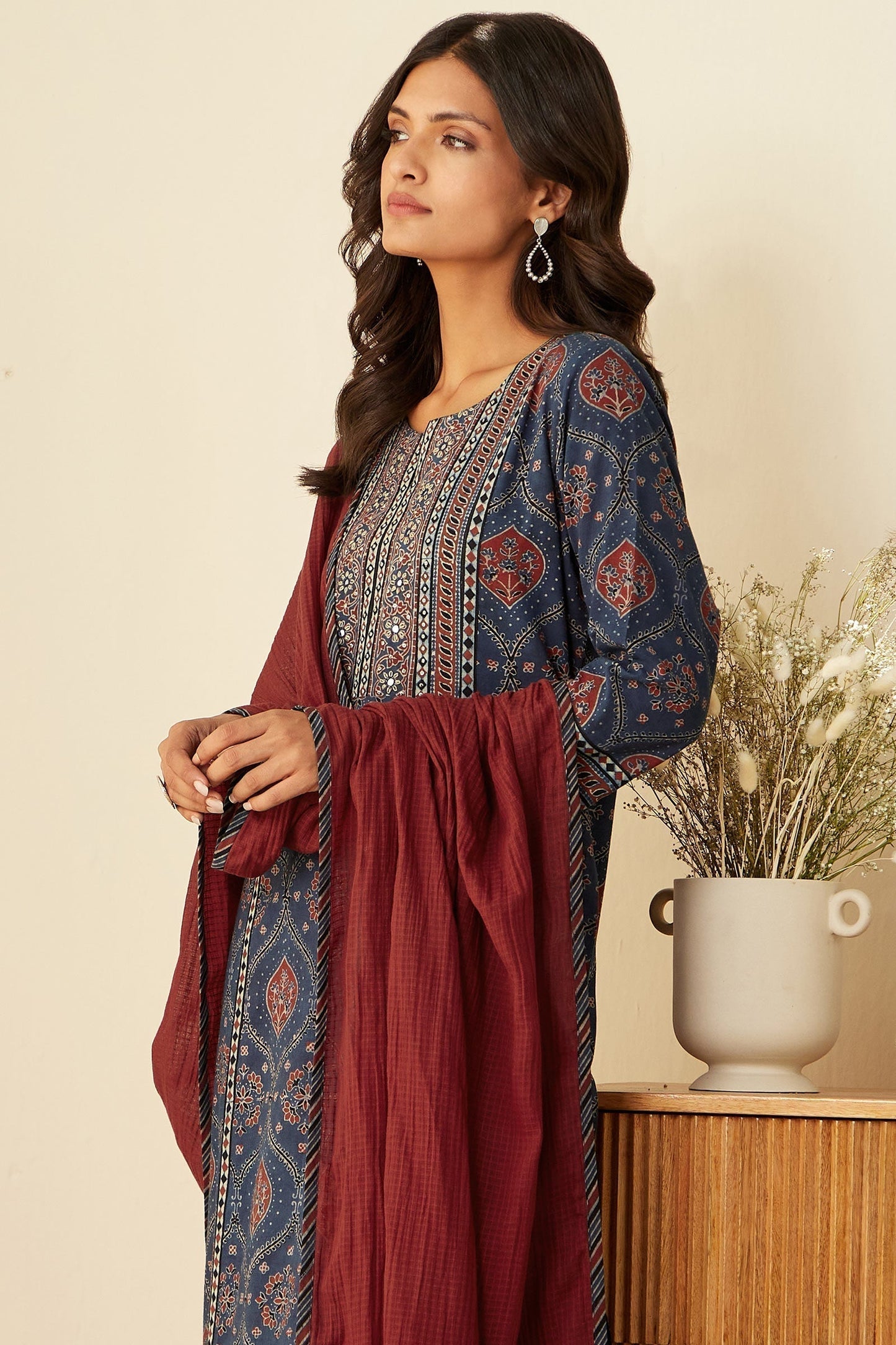 Sehra Zoya Ajrak Kurta