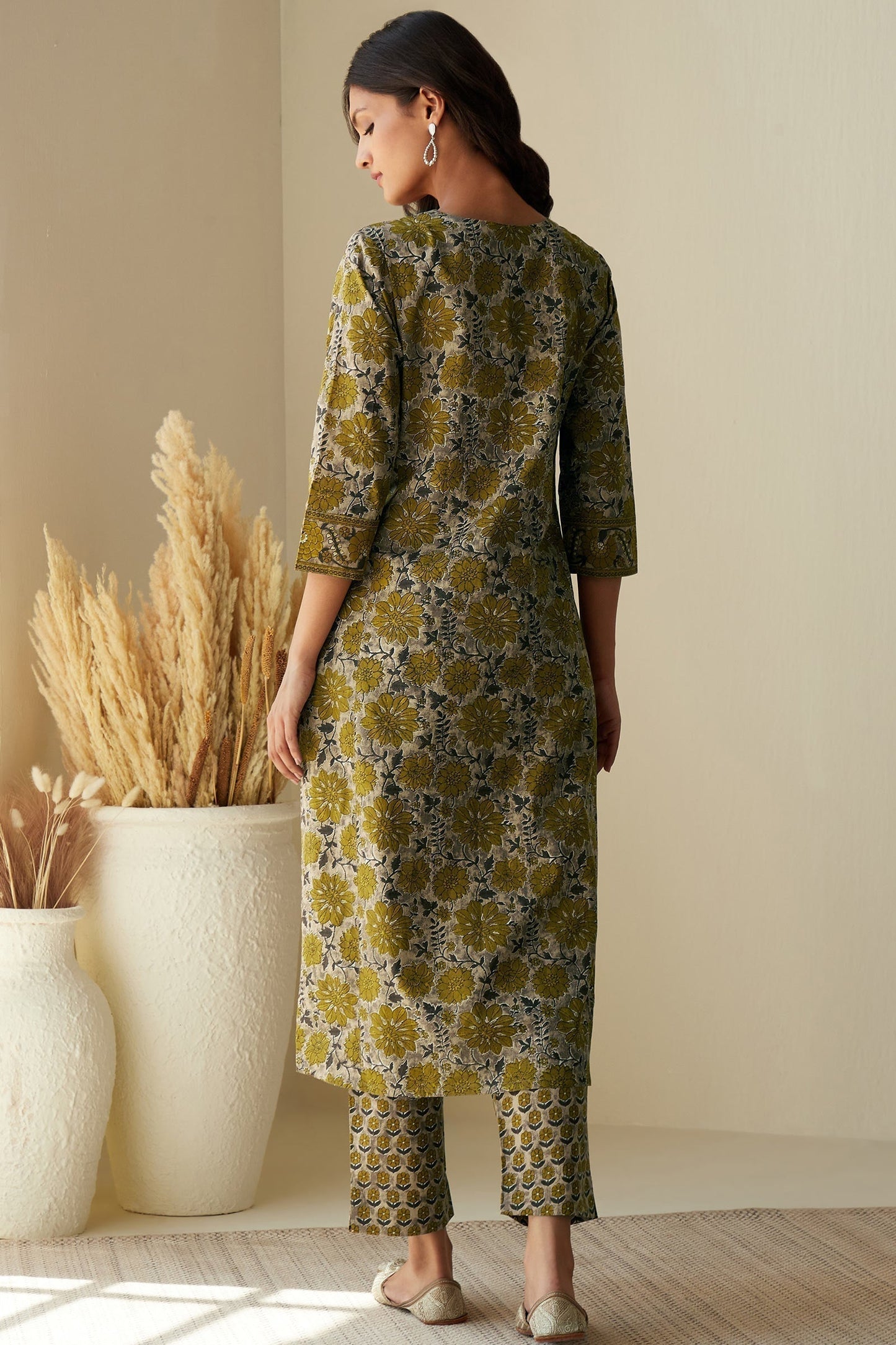 Gauhar Nadia Kurta