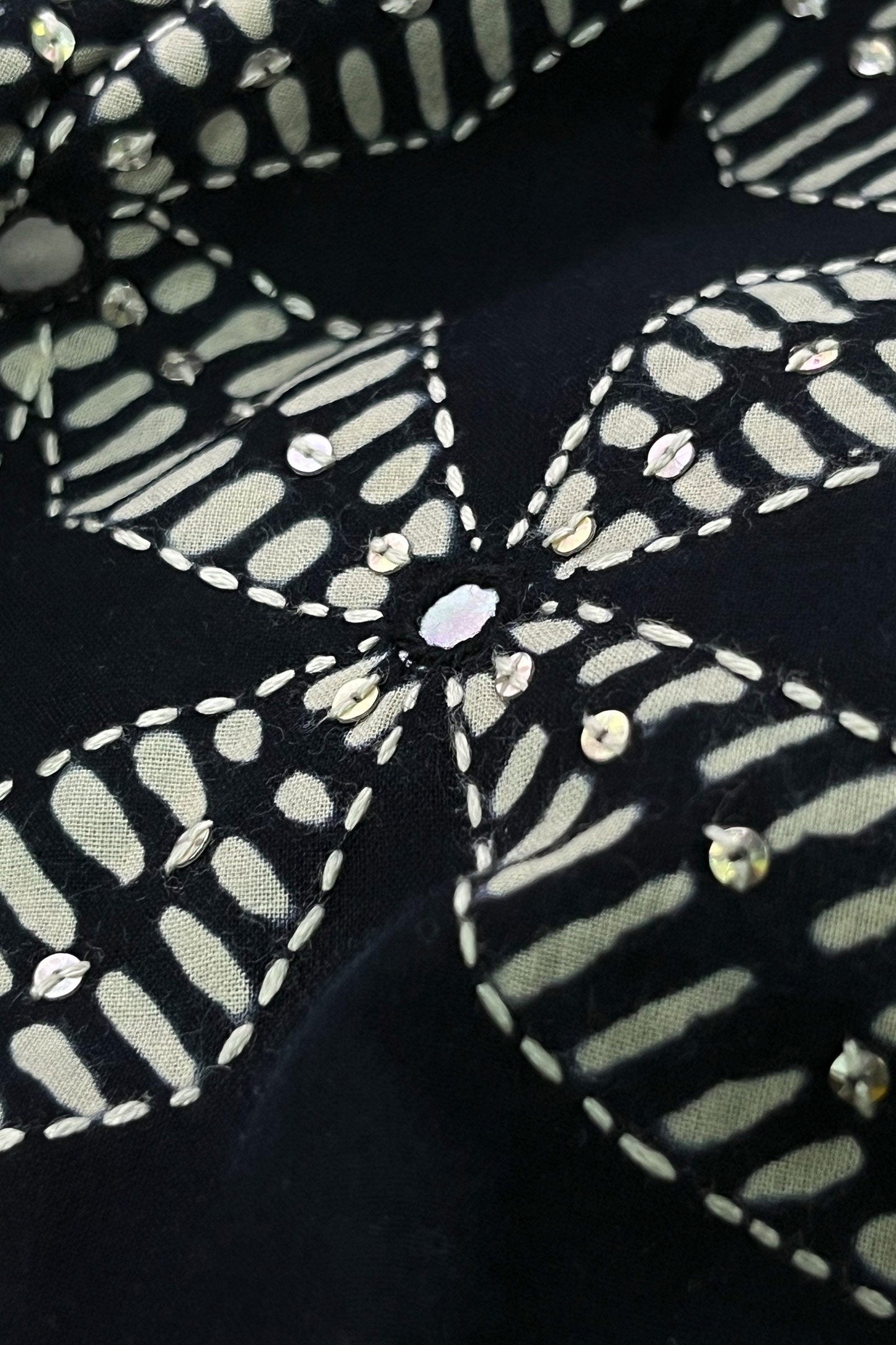 Mirza Ameera Kurta