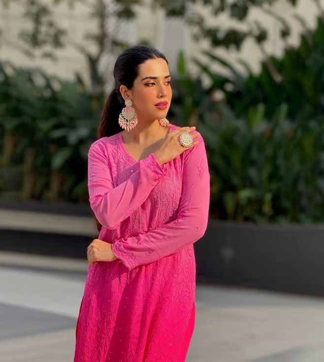 Fareen beautiful resham mukesh work viscose jall kurti paired with plazzo and chiffon dupatta.