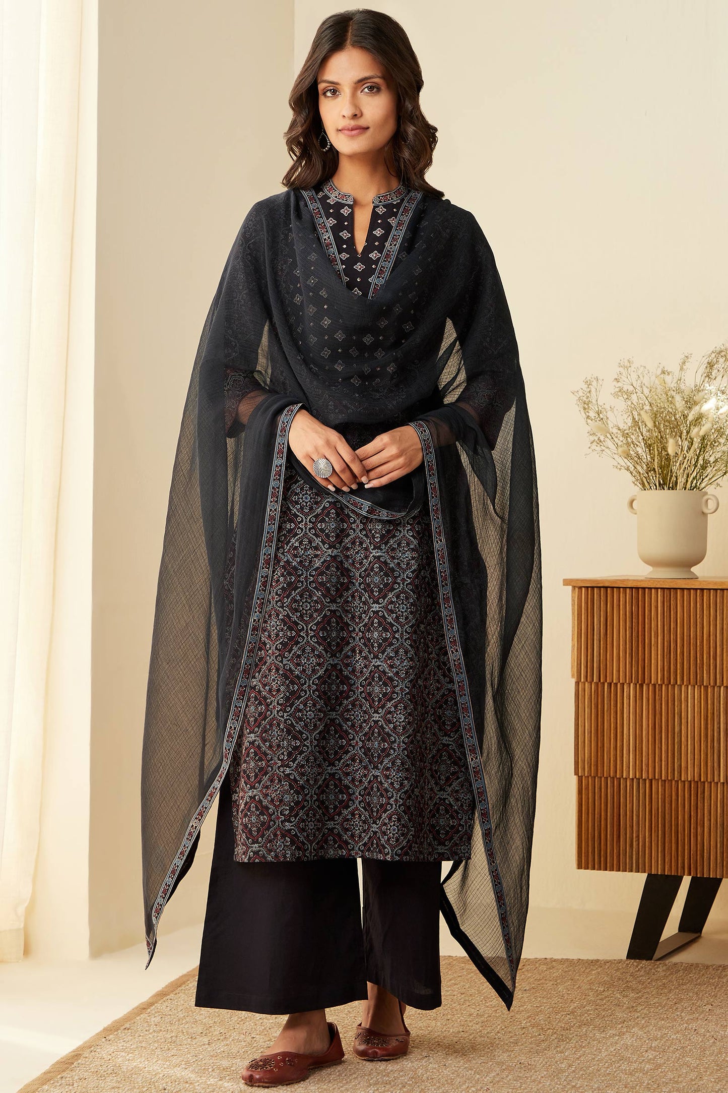 Sehra Rabia Ajrak Kurta