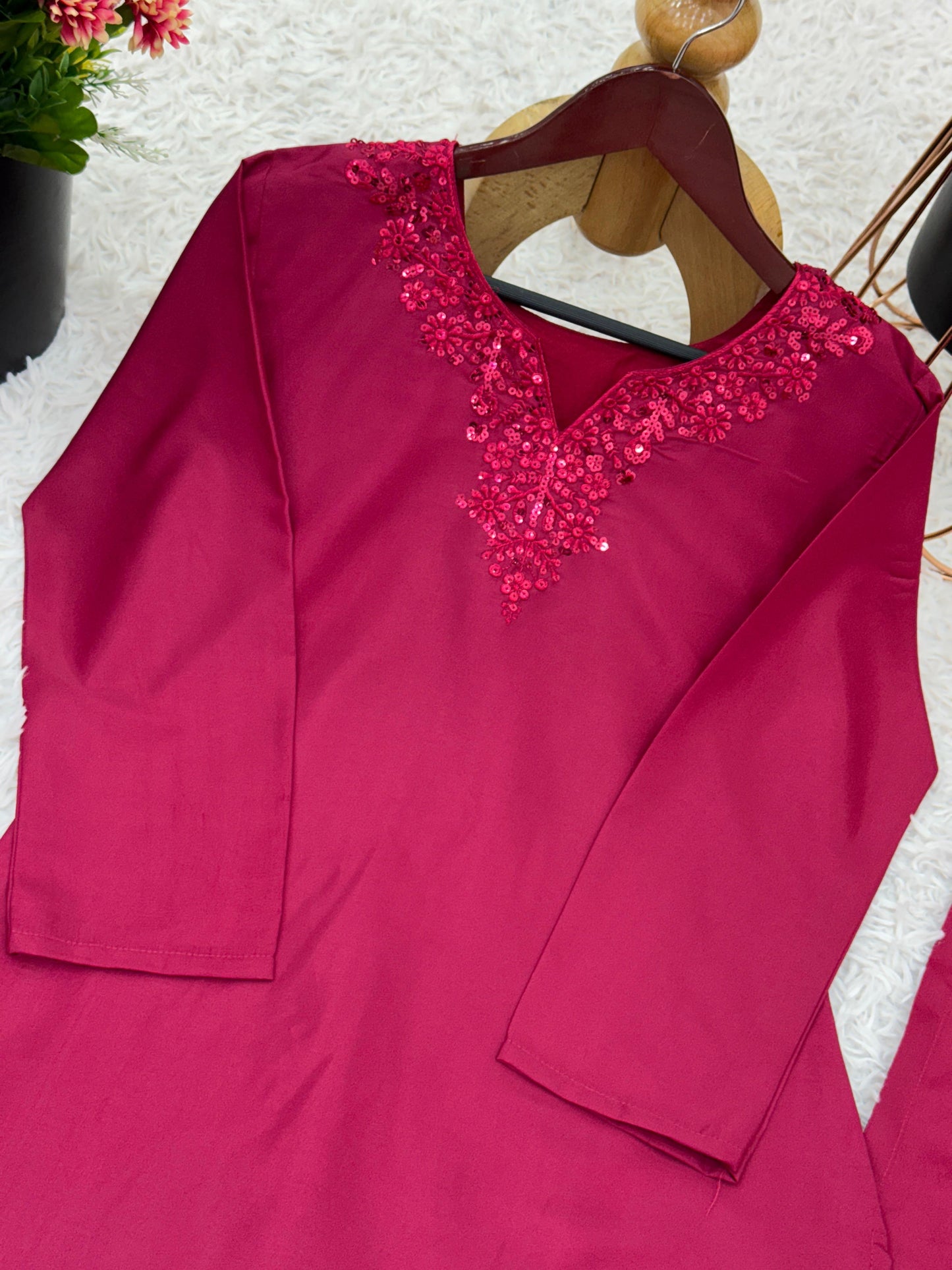 Pink Elegance in Silk: Embroidered Crepe Shalwar Kameez Set